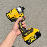 DEwalt DCF809P2