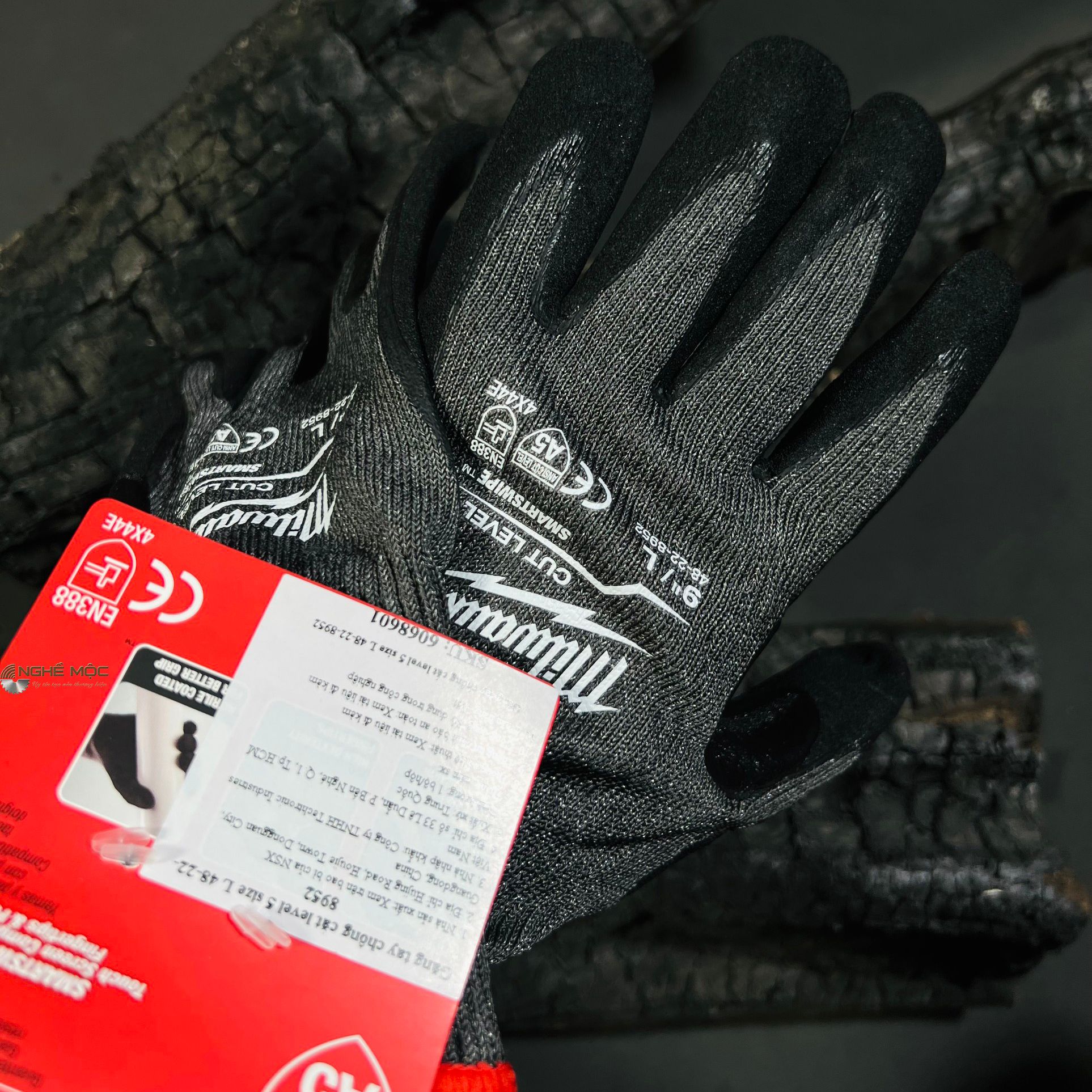 Milwaukee 48-22-89 Cut Level 1 Nitrile Dipped Gloves (Each) - Industrial  Safety Products