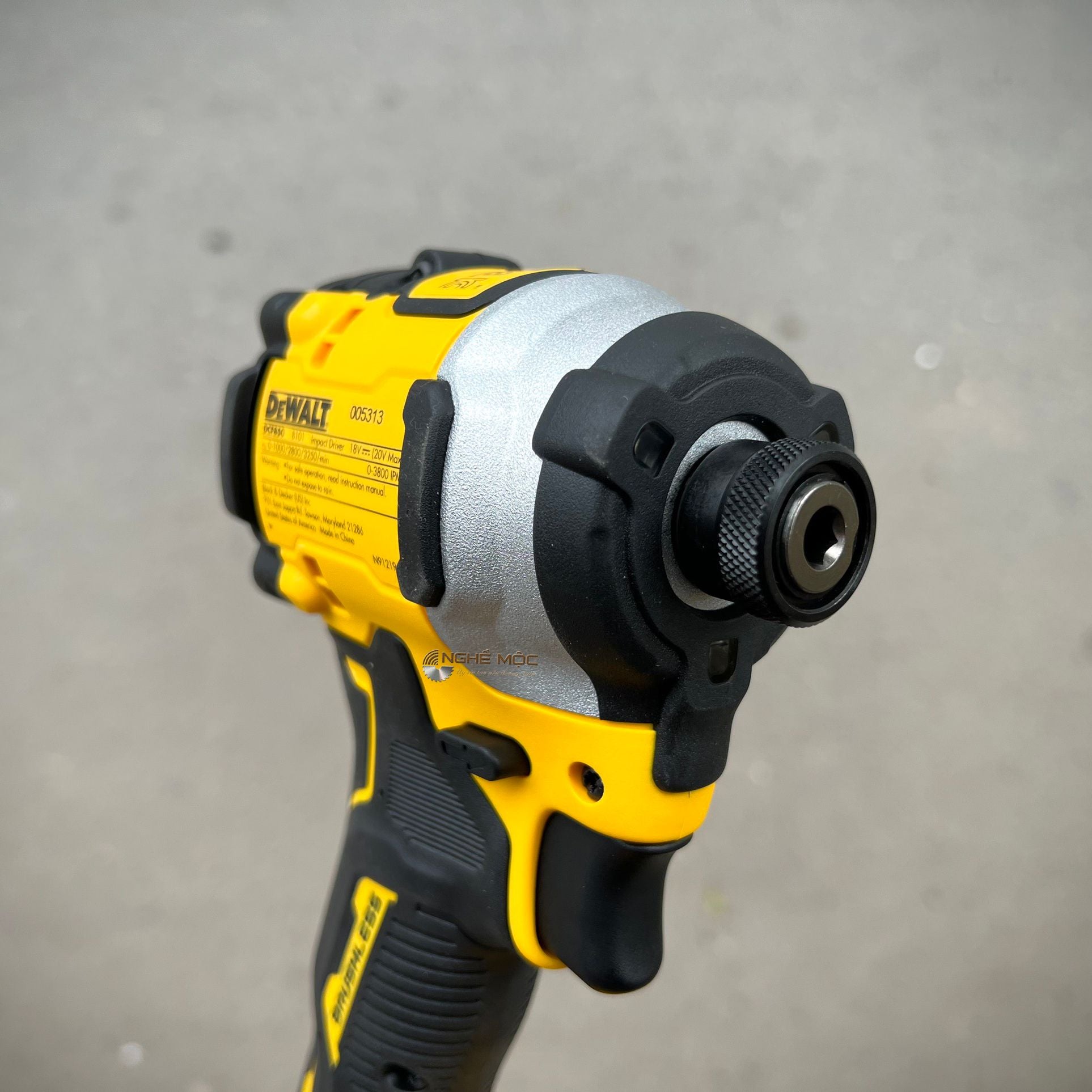 Máy bắt vít Dewalt DCF850