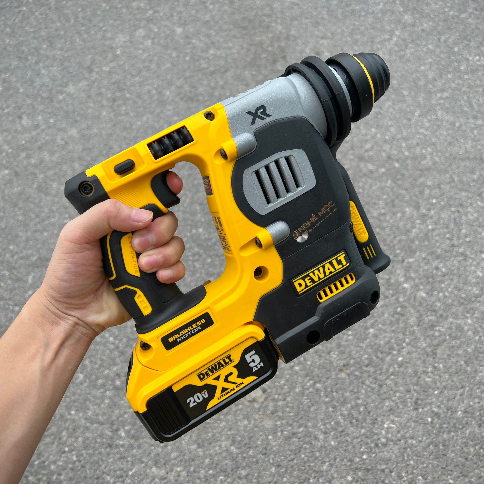 Body m y khoan c m tay 18V Dewalt DCH273B mochaiphat