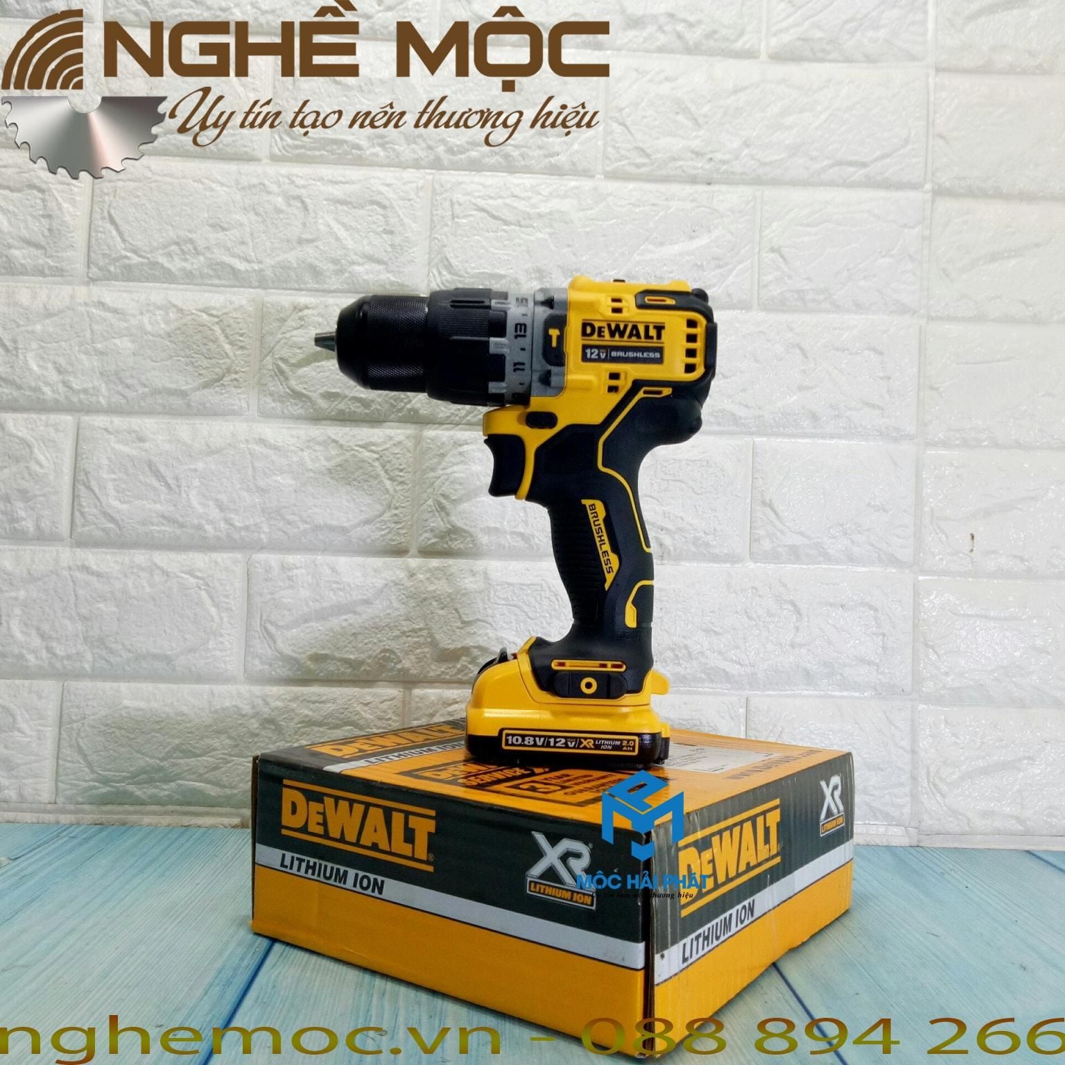 Máy khoan cầm tay Dewalt 12V DCD706N