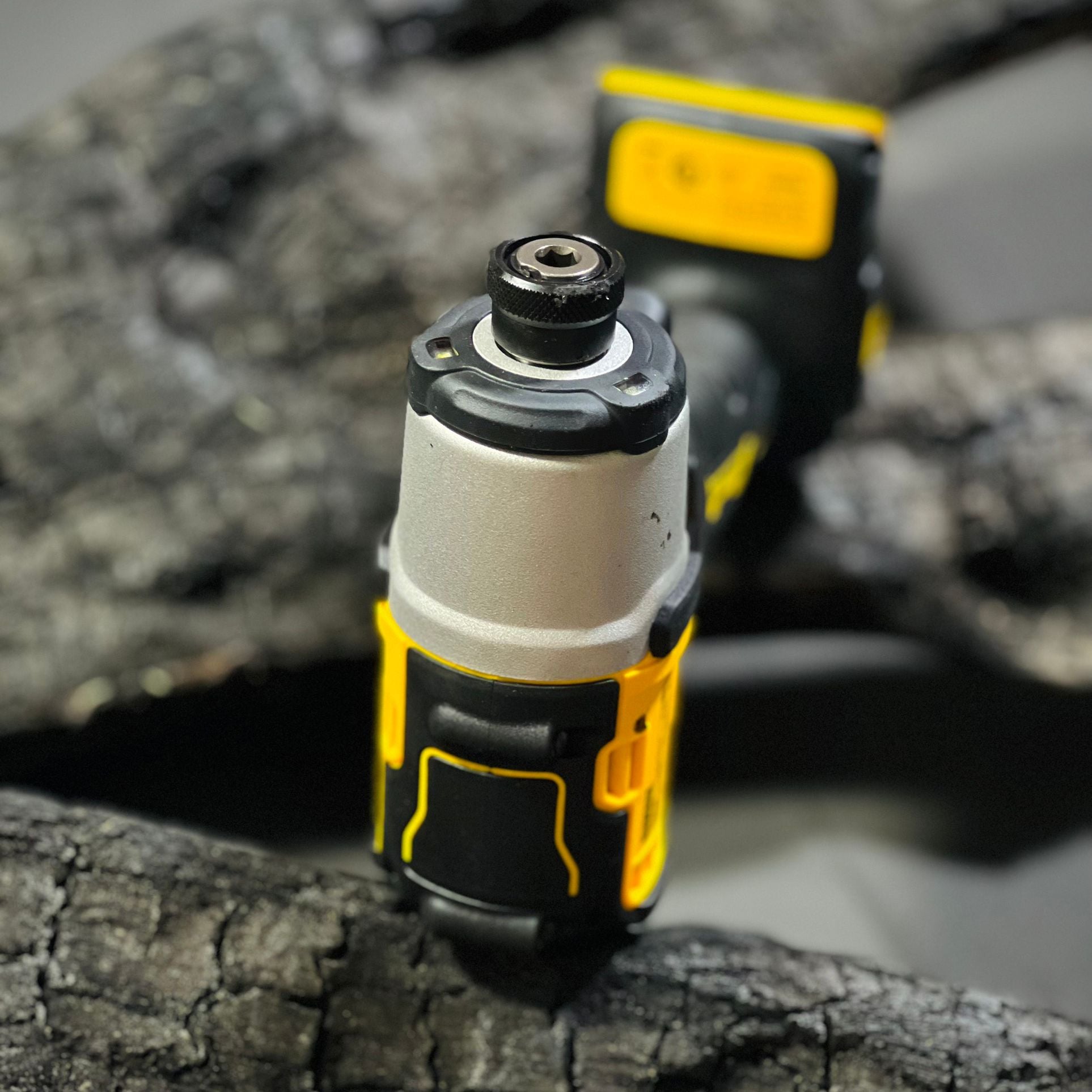 Máy vặn vít dùng pin 20V DeWalt DCF840