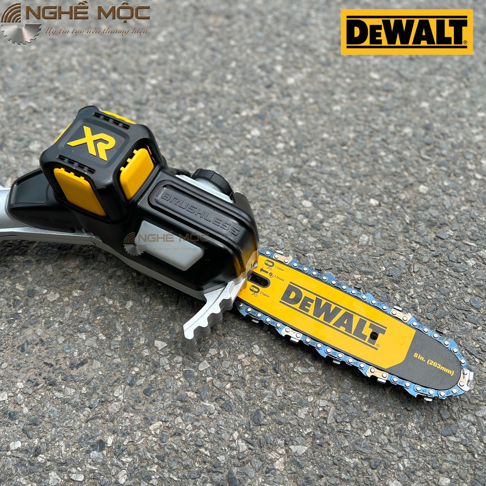 Máy cắt tỉa cành trên cao Dewalt DCMPS567N-XJ