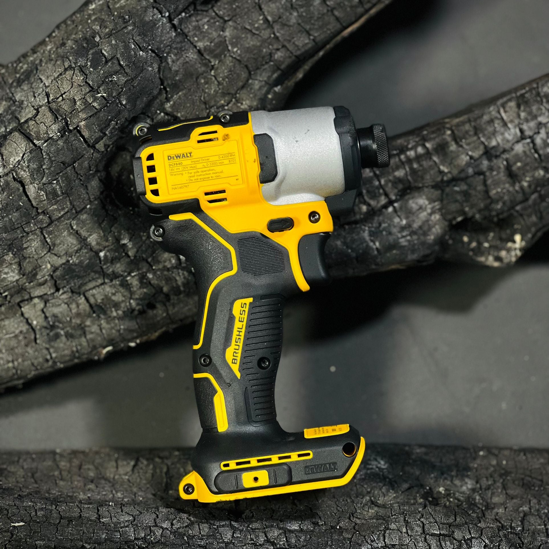 Máy vặn vít dùng pin 20V DeWalt DCF840