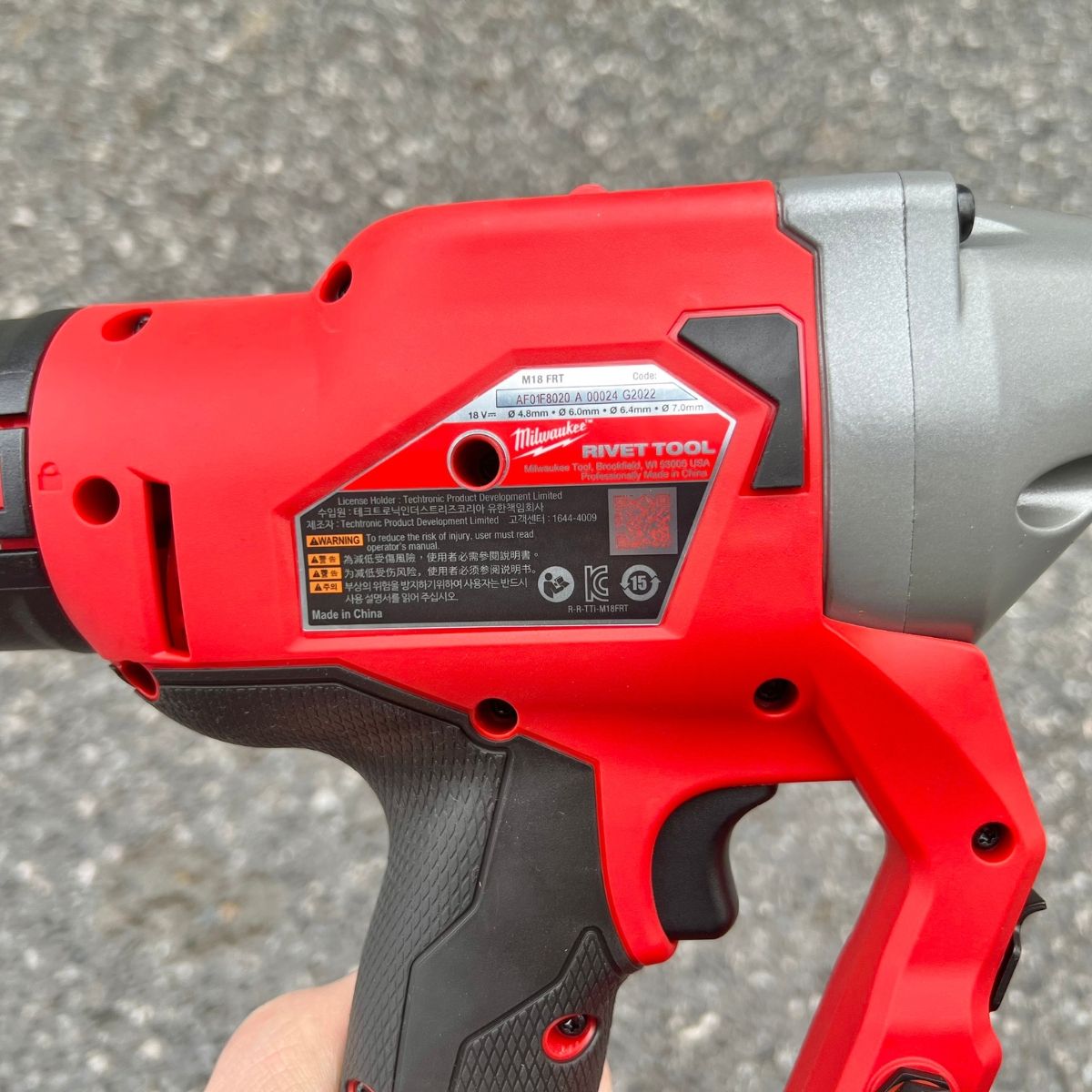 rút Milwaukee M18 FRT