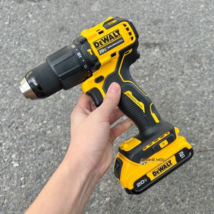 Máy khoan dùng pin 20v Dewalt DCD709D2