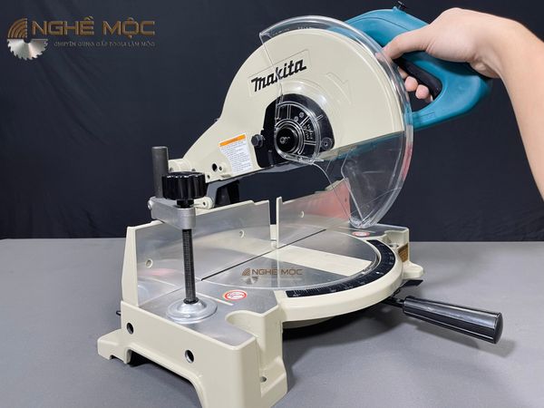 Máy cắt nhôm 1650W Makita LS1030N