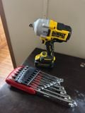 Máy siết bulong dùng pin Dewalt DCF961