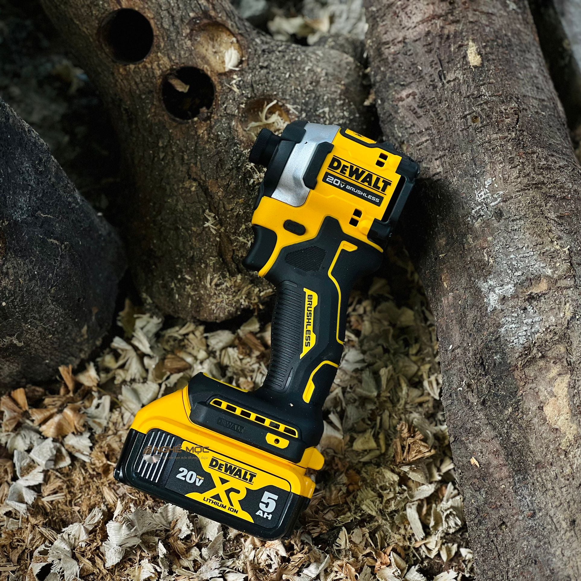 Máy bắt vít Dewalt DCF850