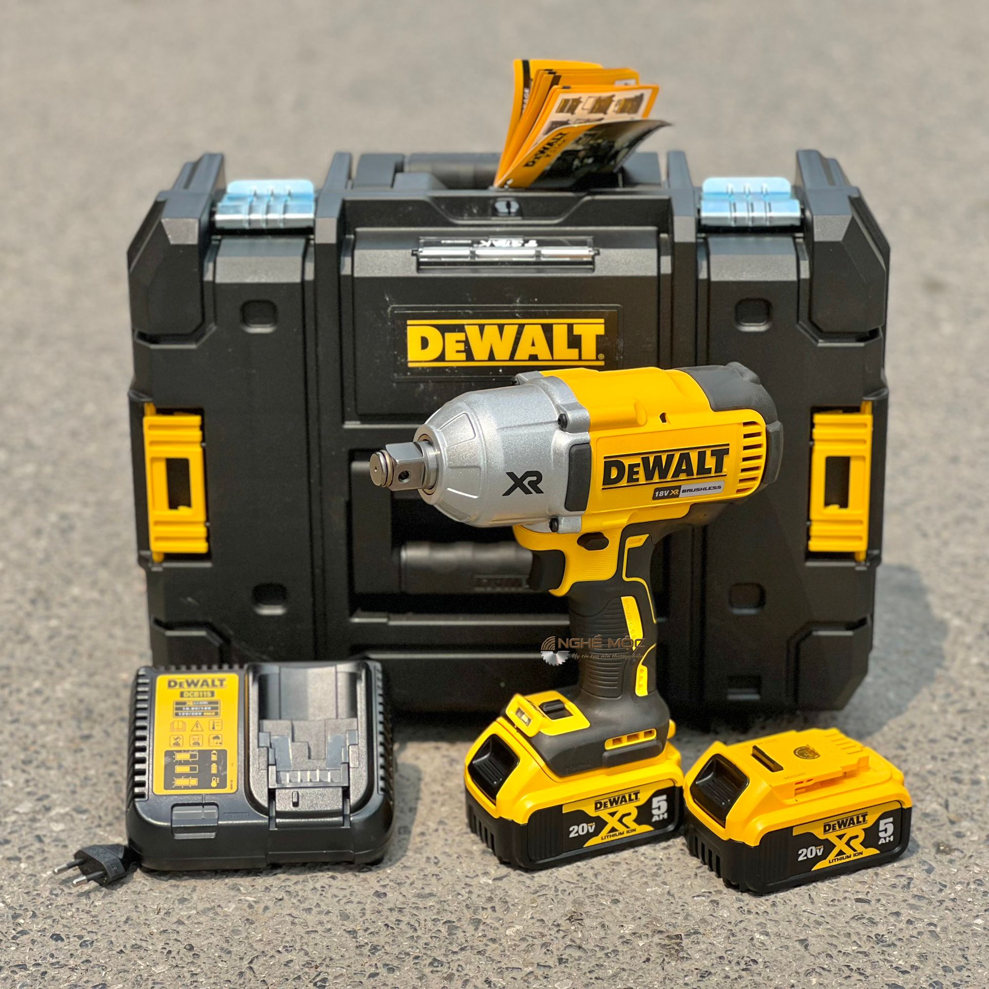 Máy bulong Dewalt DCF897P2