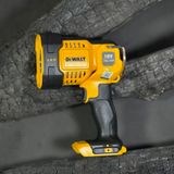 Đèn Led dùng pin Dewalt DCL043