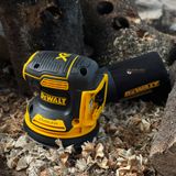 Máy chà nhám tròn dewalt DCW210B