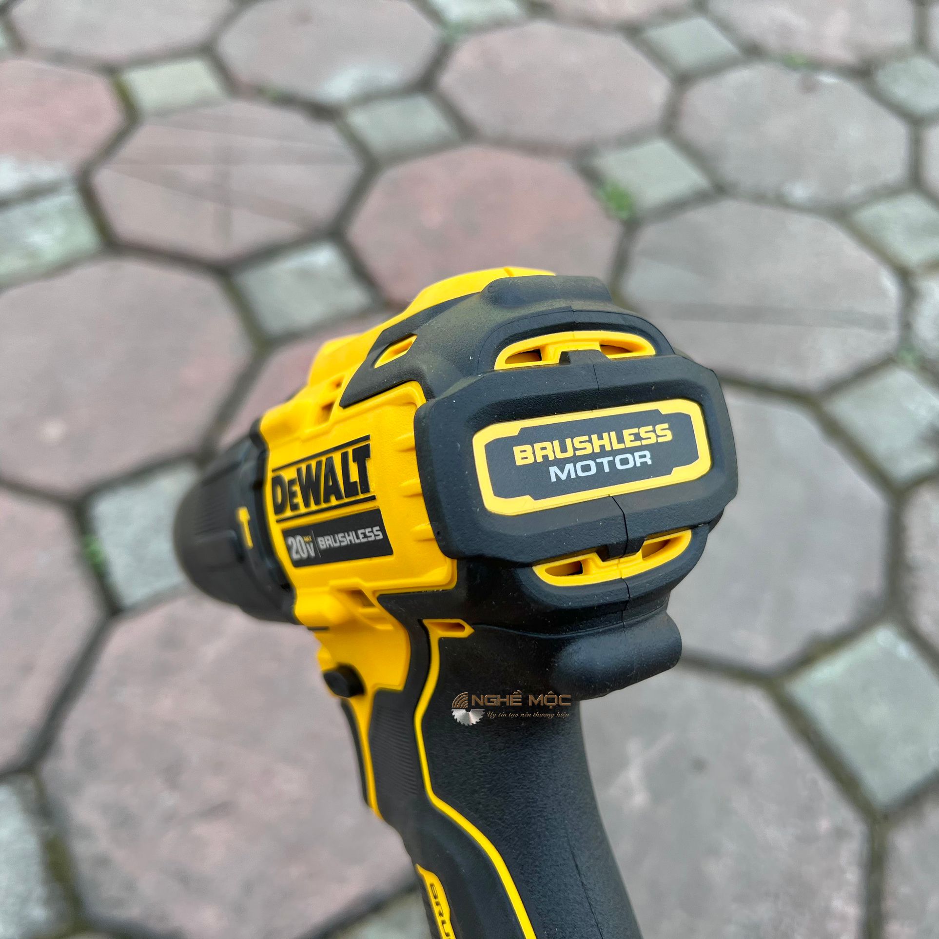 Máy khoan cầm tay 18V Dewalt DCD709N