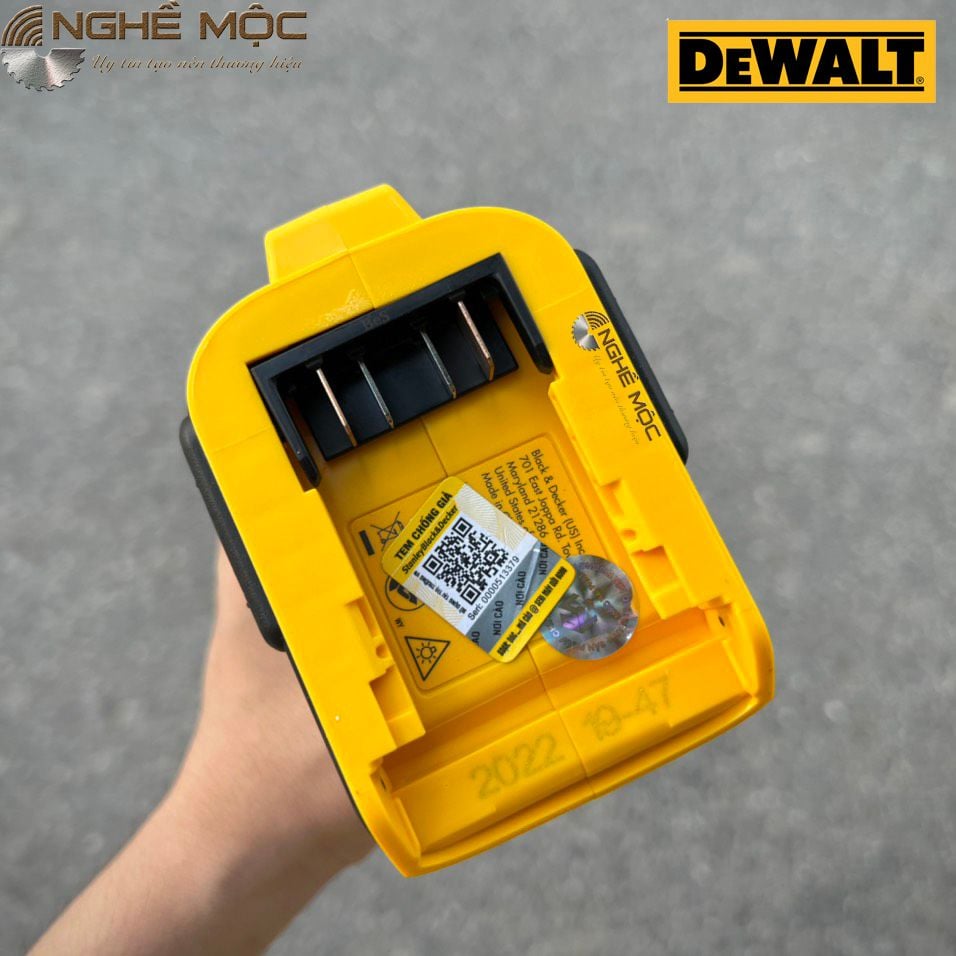 lông dùng pin Dewalt DCF911