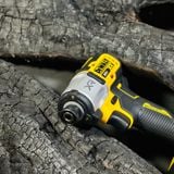 Máy bắt vít Dewalt DCF845