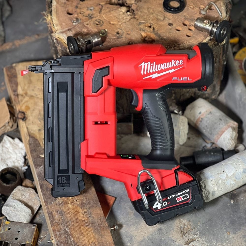 Máy bắn đinh Milwaukee M18 FN18GS-0X0