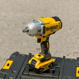 MÁY SIẾT BULON CẦM TAY 18N DEWALT DCF899