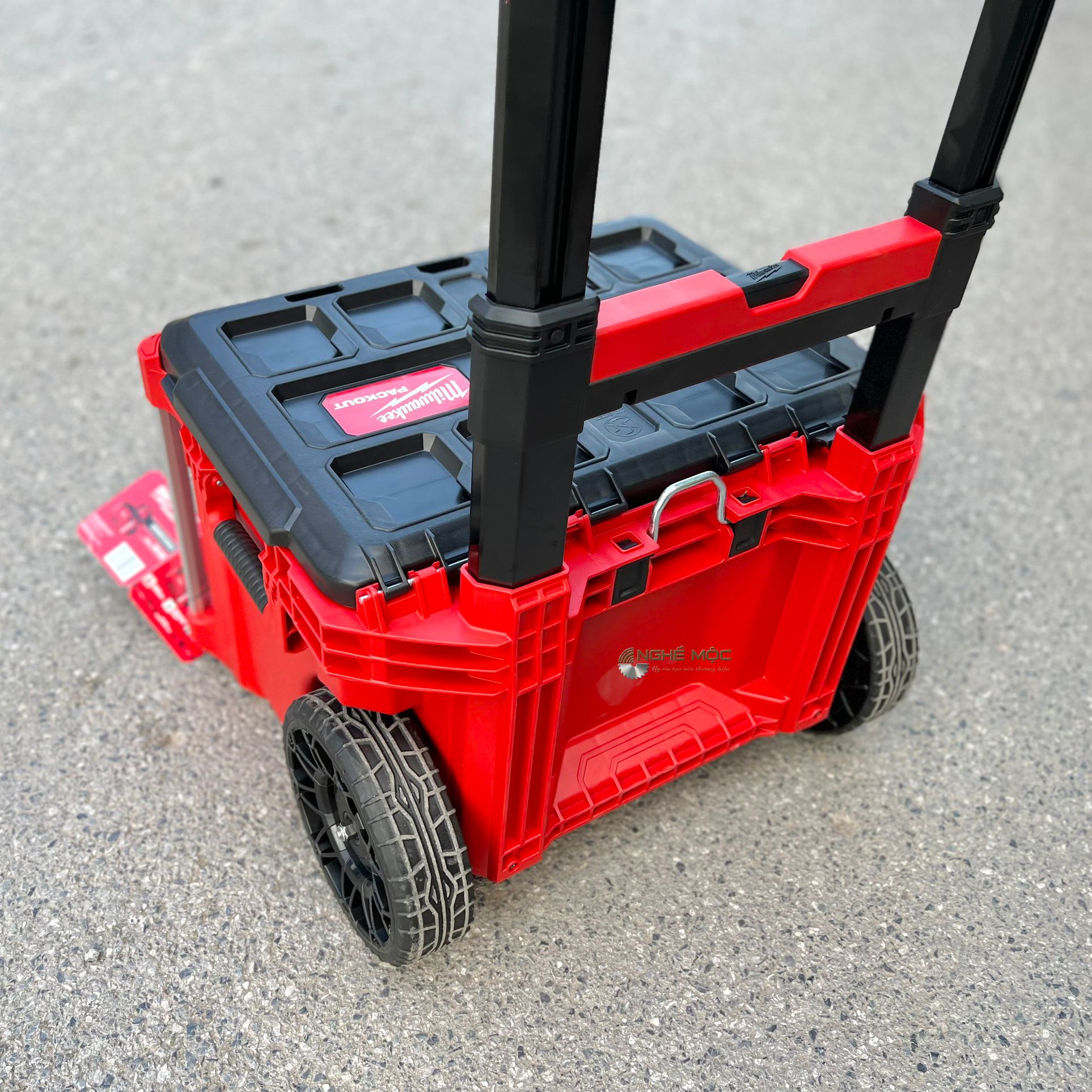 Thung Milwaukee 8426