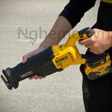 Máy cưa kiếm Dewalt DCS386