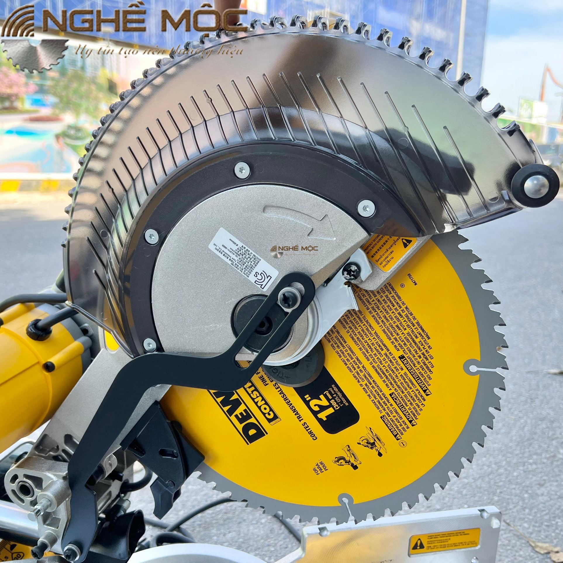 Máy cưa  Dewalt trượt DWS780