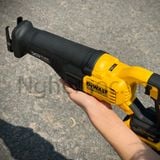 Máy cưa kiếm Dewalt DCS386