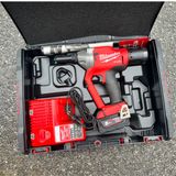 rút Milwaukee M18 FRT