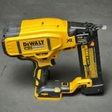 Súng bắn đinh pin dewalt dcn680