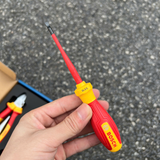 tua vít trong Bộ đồ nghề cách điện 1000V VDE đa năng 7 món Bosch mã 1600A02NG3