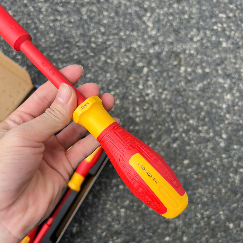 Tua vít trong Bộ tua vít đầu tuýp cách điện VDE 6 món Bosch 1600A02NF3