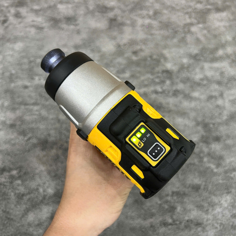 Máy vặn vít dùng pin DEWALT 12V DCF801D2