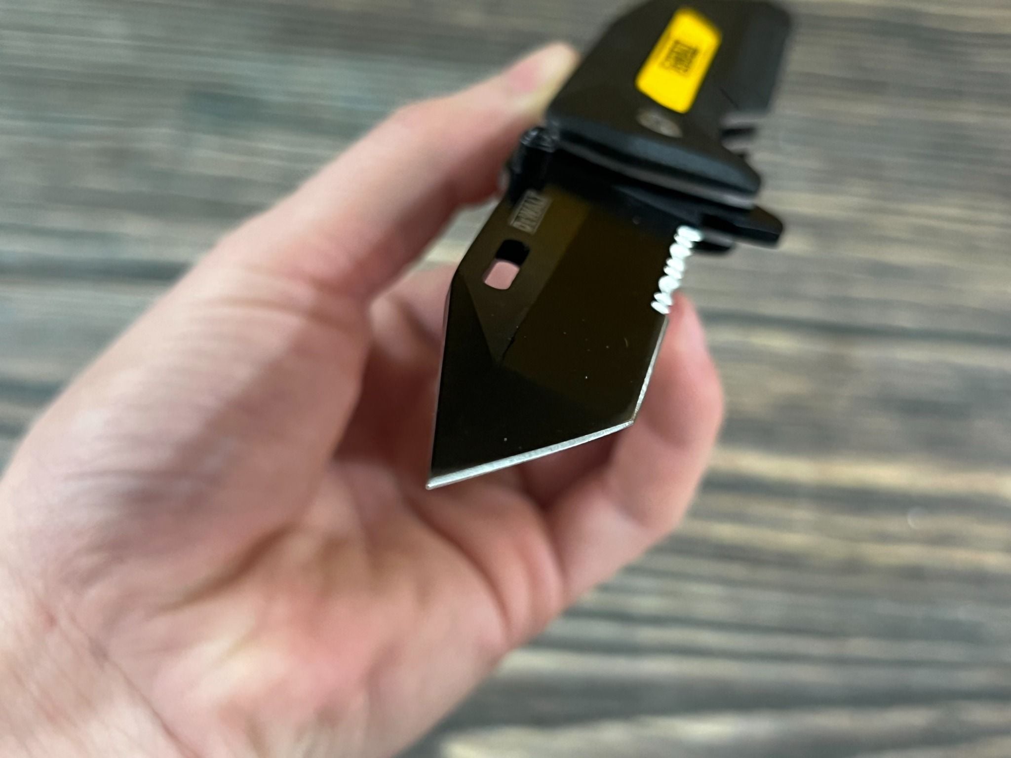 Dao gấp bỏ túi Dewalt DWHT10910