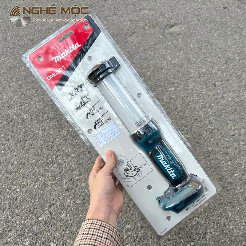 n LED d ng pin Makita DML807 18V 14.4V mochaiphat