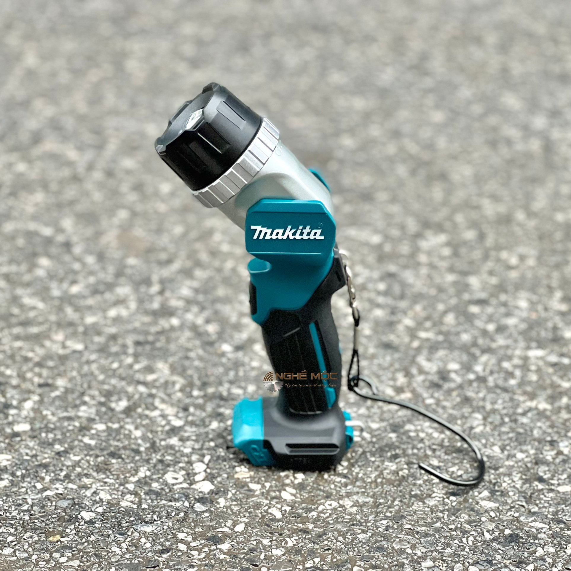 n led d ng pin 12V Makita ML106 mochaiphat