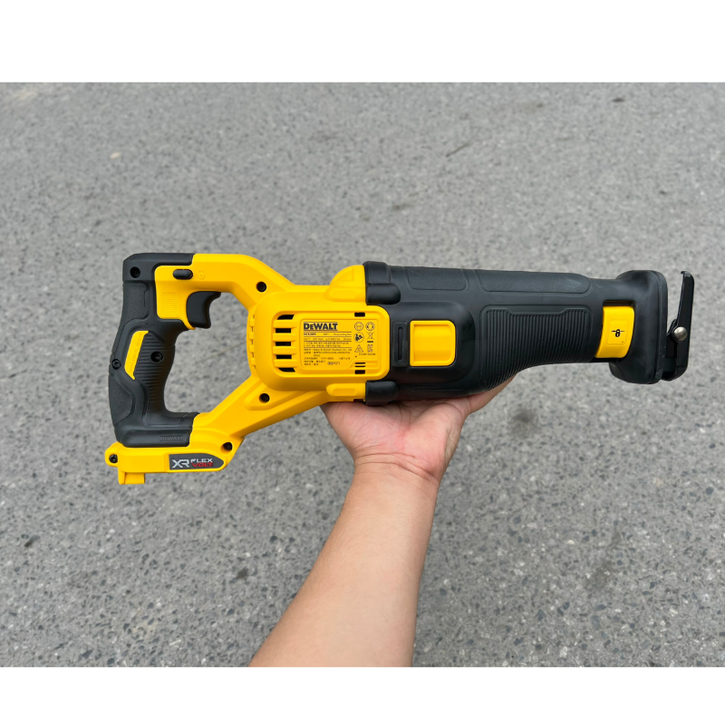 Máy cưa kiếm Dewalt DCS389N-KR
