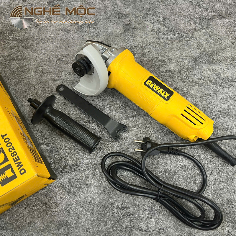 Máy mài cầm tay 100mm-850W Dewalt DWE8200T-B1