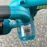 Thông số kỹ thuật của Máy thổi dùng pin DUB185RT được dán ở trên thân cảu máy