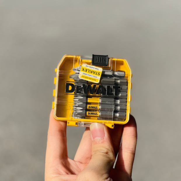 Hộp đựng mũi vít DWA2PH2MF15 Dewalt -SP000404