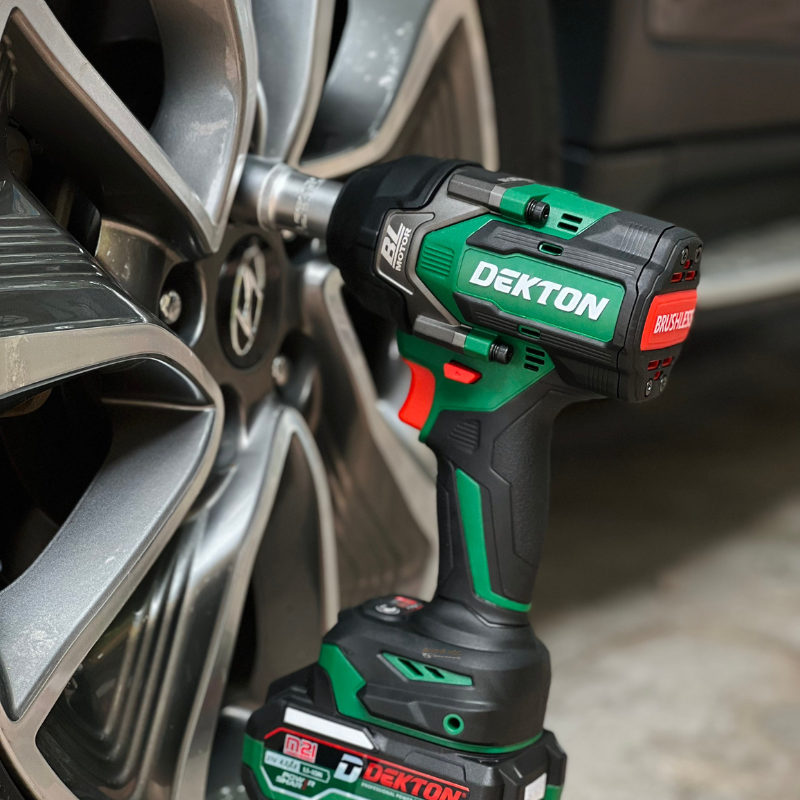 Máy Bulong Pin Dekton M21-IW750N