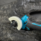 Máy cắt dùng pin Makita DMC300Z