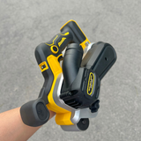 Máy chà nhám dây đai dùng pin 18V  DEWALT DCW220