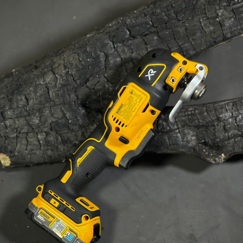 Máy cắt cầm tay 20V Dewalt DCS356N-KR