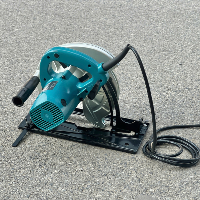 Máy cưa đĩa Makita N5900B