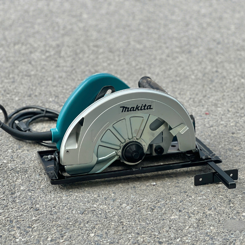 Máy cưa đĩa Makita N5900B