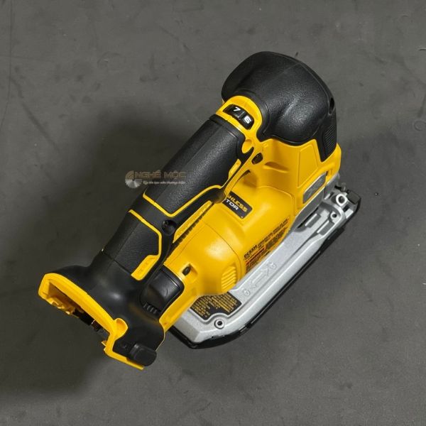 Máy cưa lọng cầm tay 20V Dewalt DCS334B