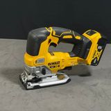 Máy cưa lọng cầm tay 20V Dewalt DCS334B