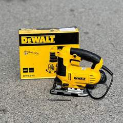 Máy cưa lọng cầm tay 650W Dewalt DWE349-B1