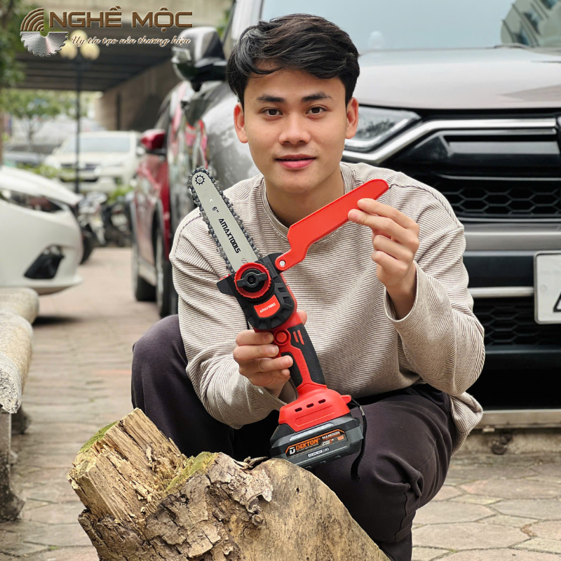 Máy cưa xích dùng pin Amaxtools ACX150-SM