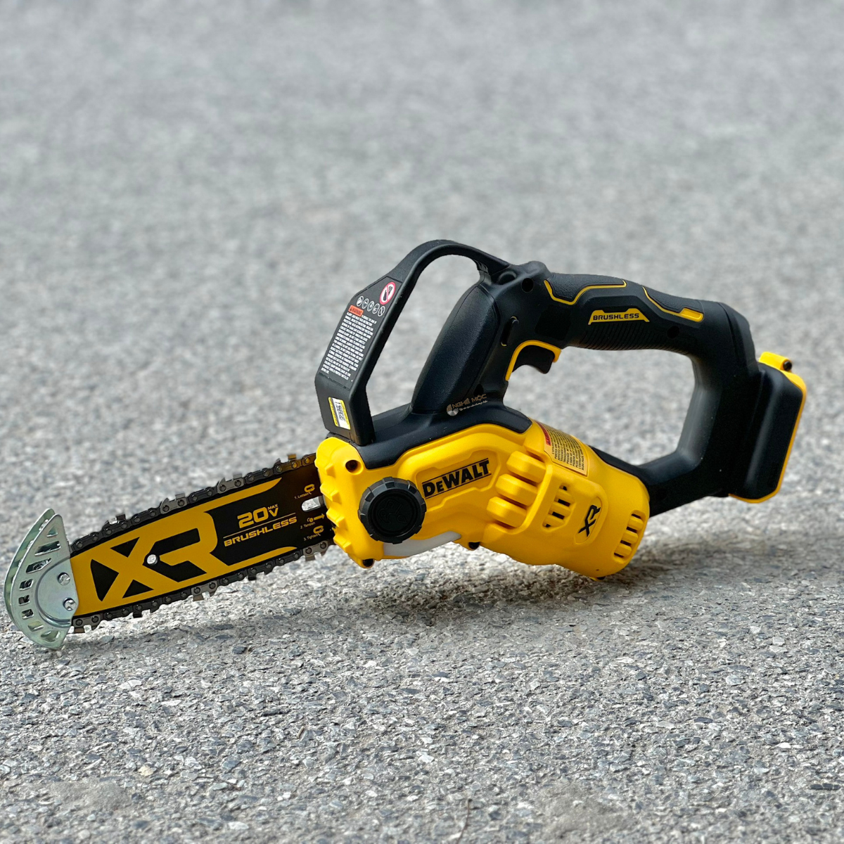 Máy cưa xích dùng pin Dewalt 20V DCCS623B