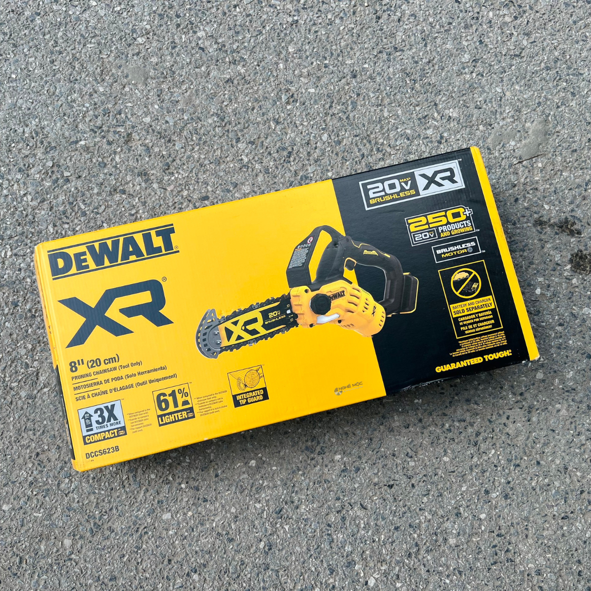 Máy cưa xích dùng pin Dewalt 20V DCCS623B