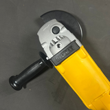 Đường kính đĩa là 180mm Máy mài góc Dewalt D28413